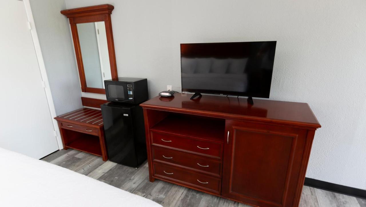 Sunrise Inn Уилямстаун Екстериор снимка