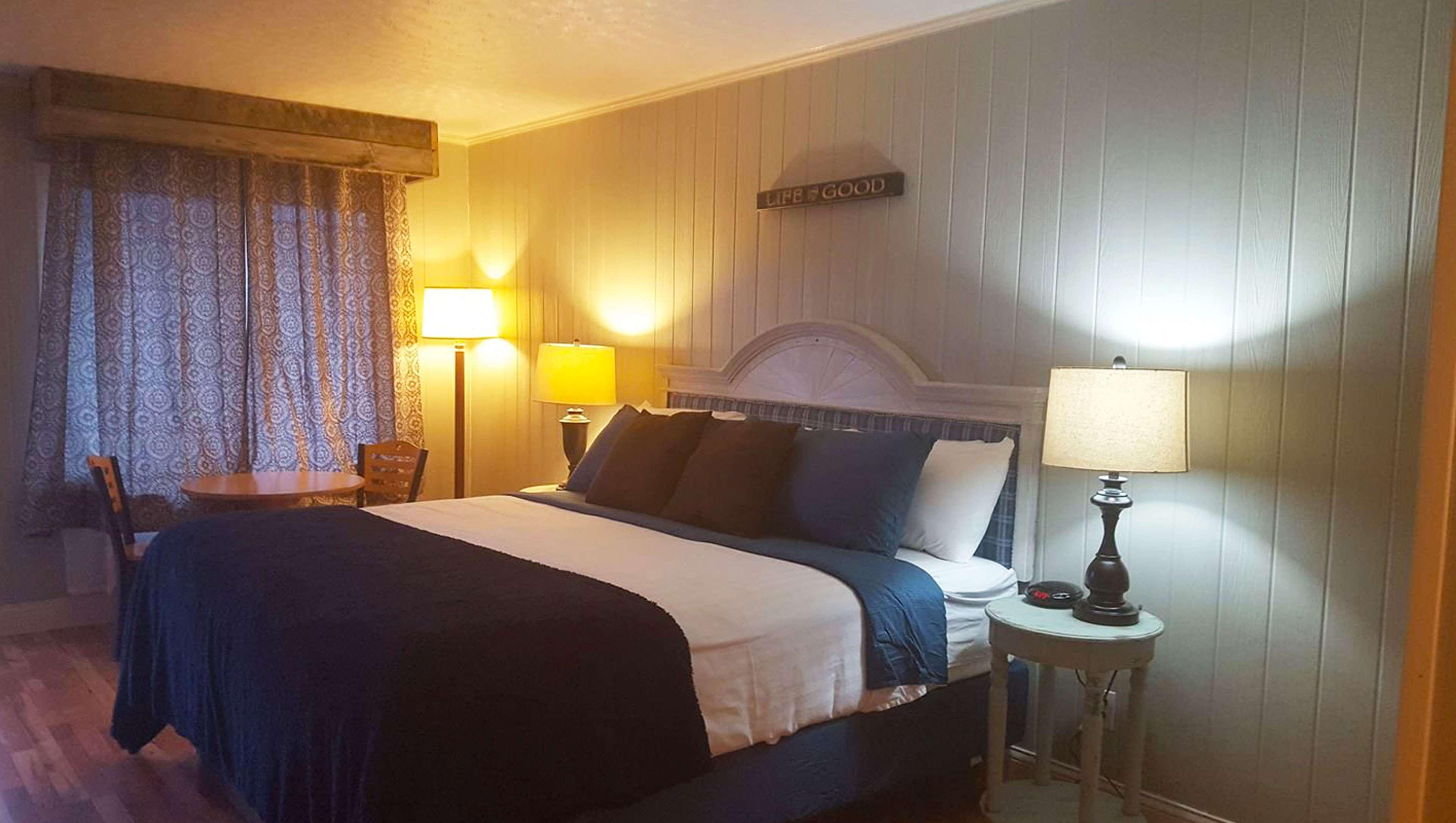 Sunrise Inn Уилямстаун Екстериор снимка