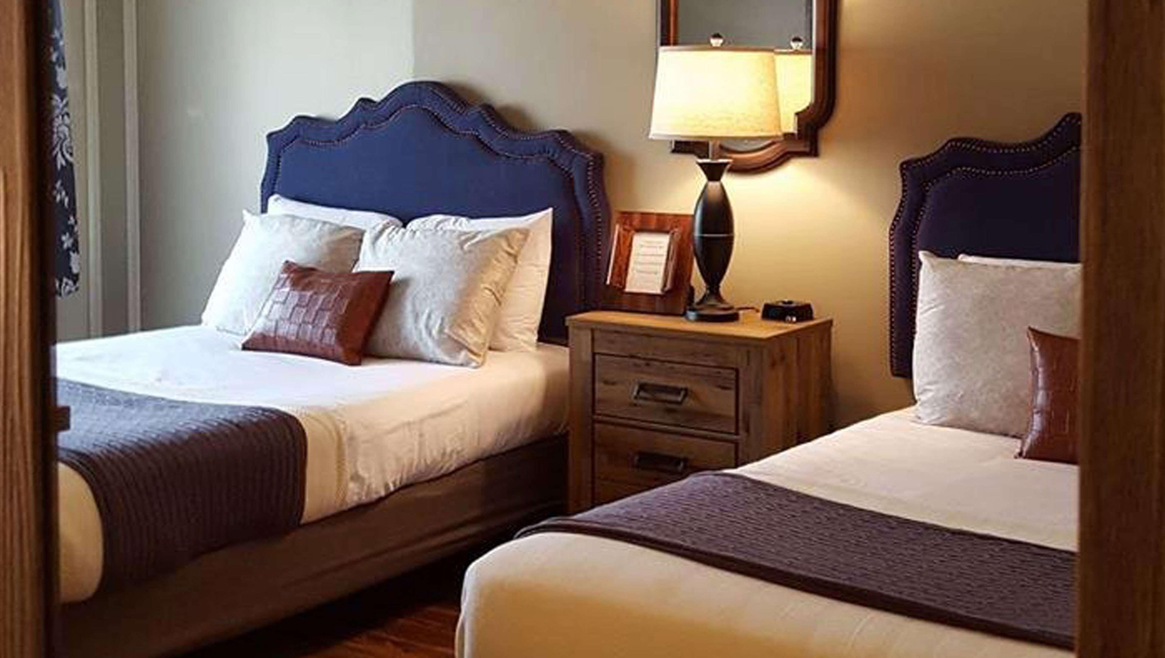 Sunrise Inn Уилямстаун Екстериор снимка